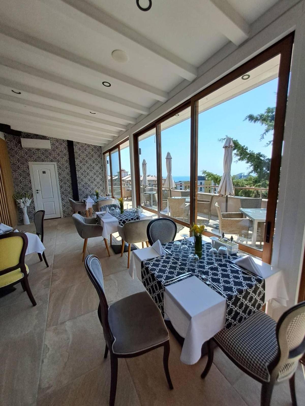 Vemara City Boutique Hotel-Free Parking Varna Exterior foto